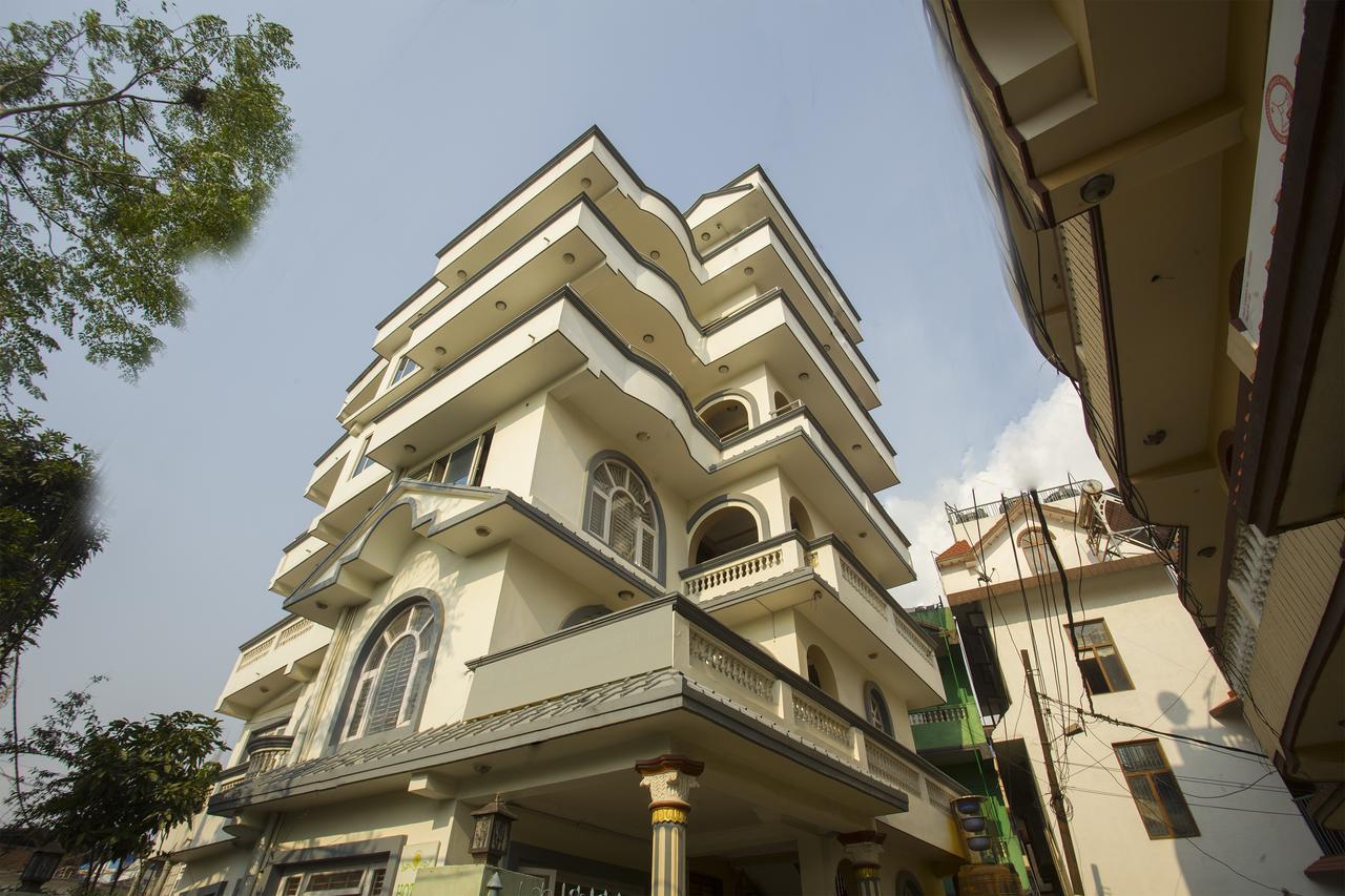 Oyo 145 Sirahali Khusbu Hotel &Lodge กาฐมาณฑุ ภายนอก รูปภาพ