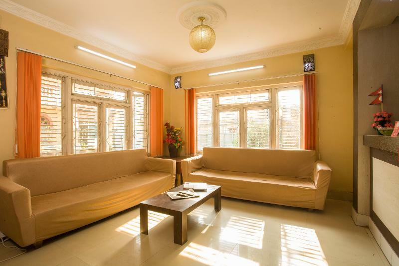 Oyo 145 Sirahali Khusbu Hotel &Lodge กาฐมาณฑุ ภายนอก รูปภาพ